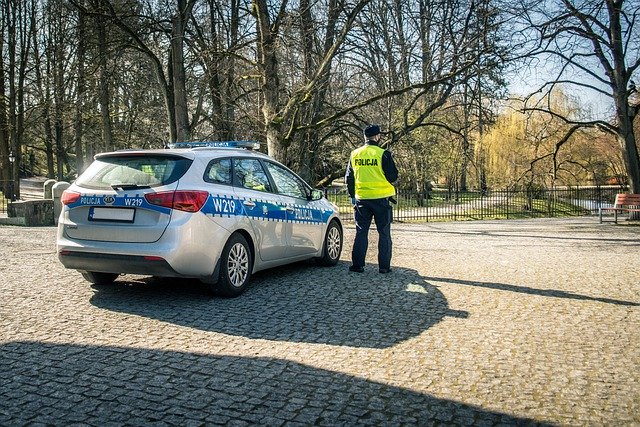 Dzięki działaniom rybnickiej drogówki udało się uniknąć tragedii i uratować życie mieszkańcom palącego się domu